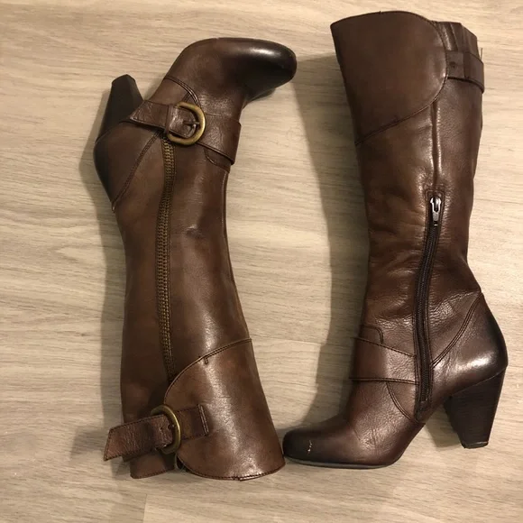 Arturo Chiang | size 7.5 | At-Vera heeled leather brown boots - Picture 9 of 13